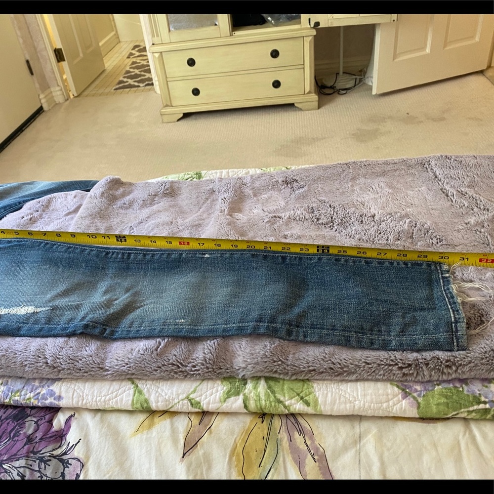 Seven Jeans - distressed Roxanne style - Picture 3 of 7